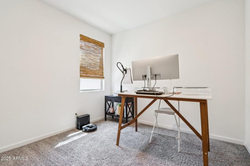 19-web-or-mls-W Sunland Dr-S0609-019