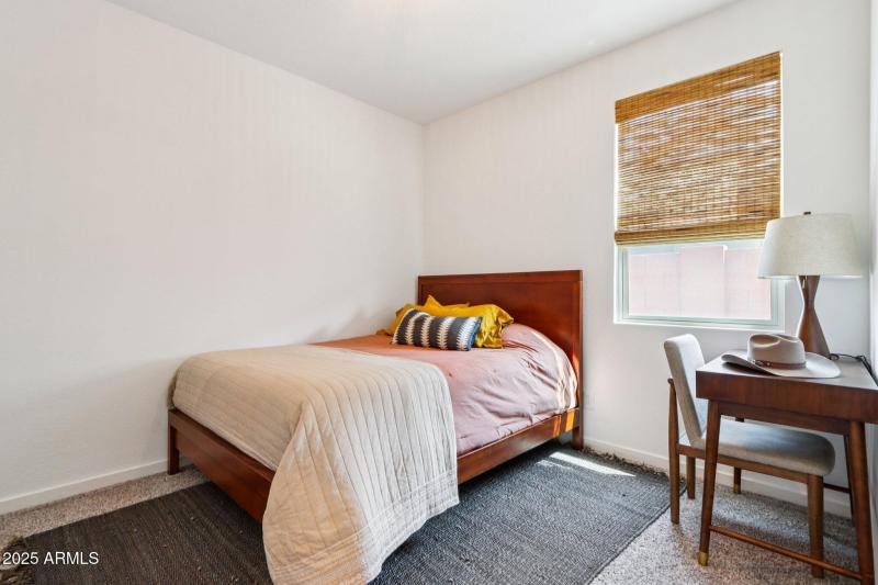 21-web-or-mls-W Sunland Dr-S0609-021