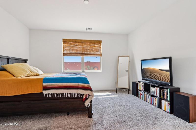 26-web-or-mls-W Sunland Dr-S0609-026