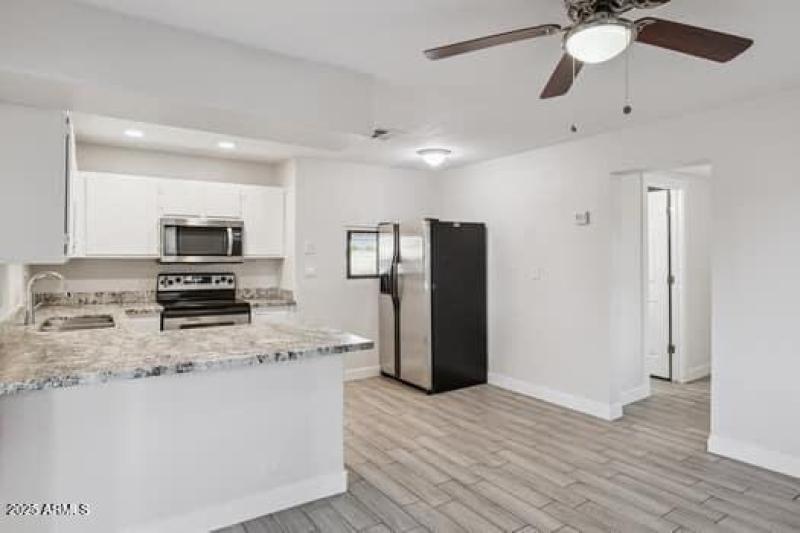 large-01991e3e-a8b4-7370-bf17-f62243e5ad