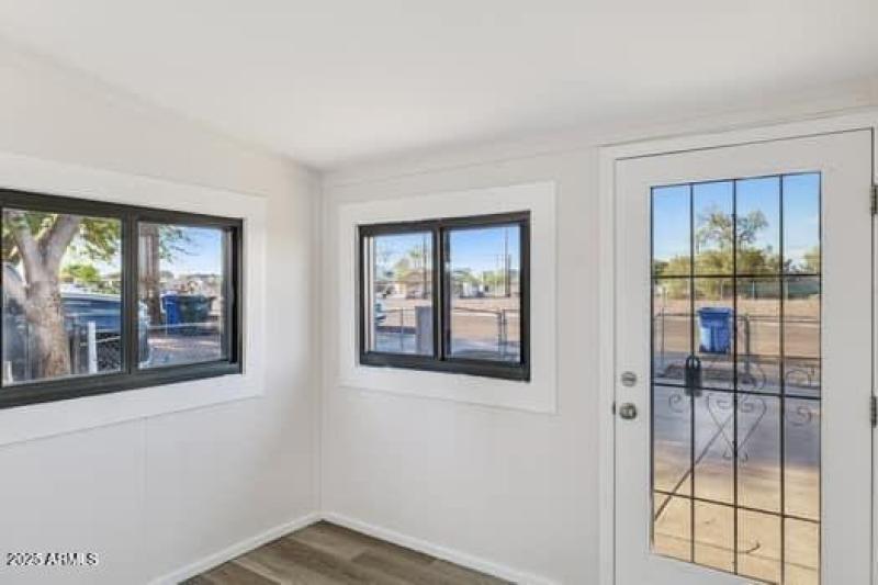 large-01991e3e-a10e-729b-8f1f-5fc3fcdbba