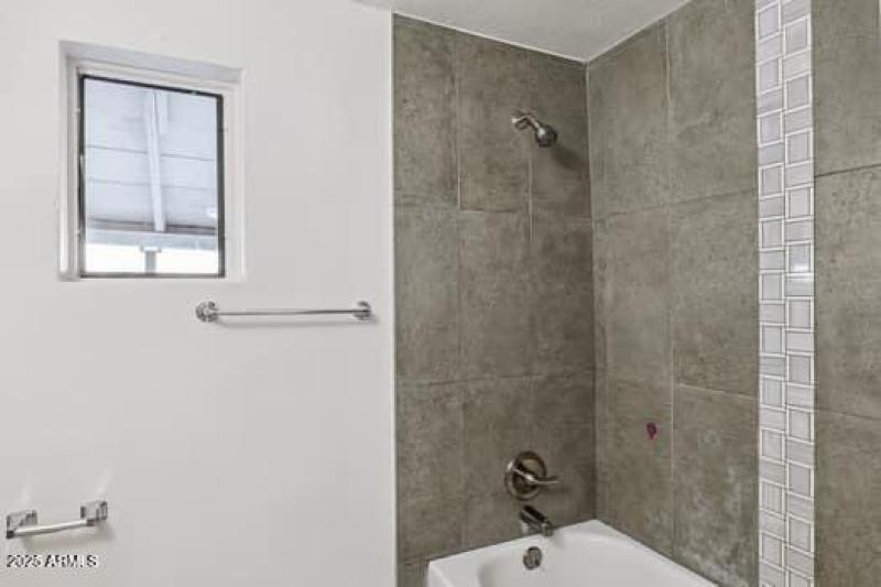 large-01991e3e-b0ca-7033-a499-fa1288ef08