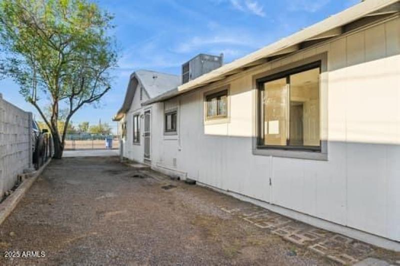 large-01991e3e-b82a-7234-968c-b1273d31cd