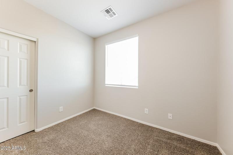 238808-photo-633e42aae3f17