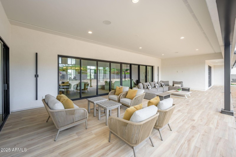 60-web-or-mls-RunawayBay-54