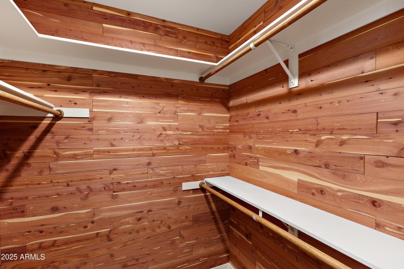 PRIMARY SUITE WALK-IN CLOSET