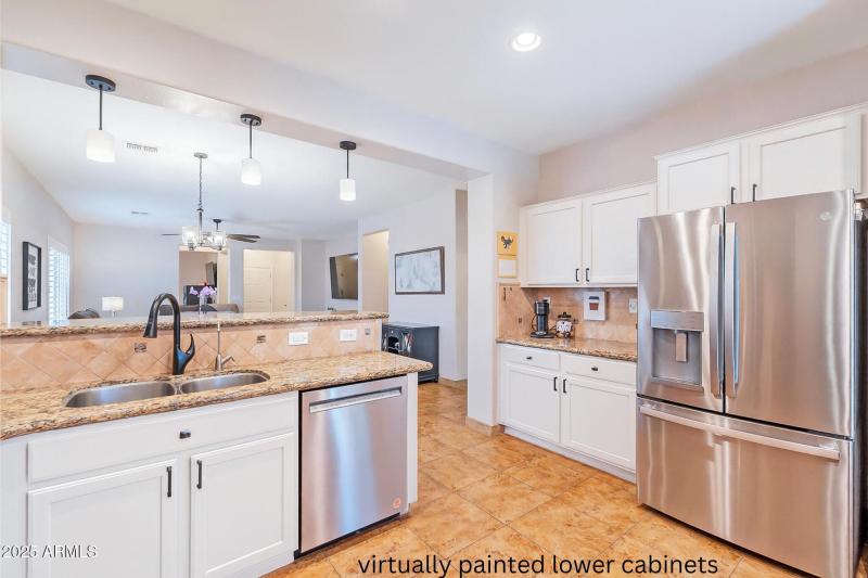 virtually painted lower cabinets (1)