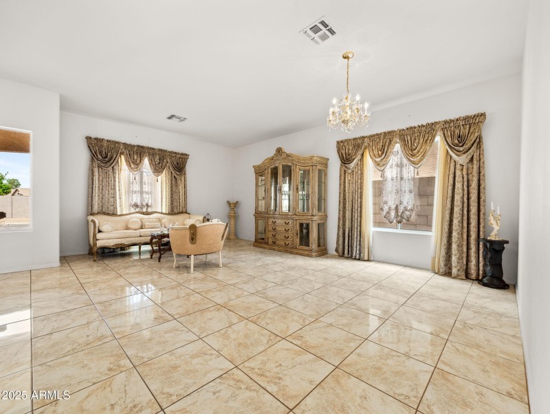 14-web-or-mls-7813 W Via Del Sol-14