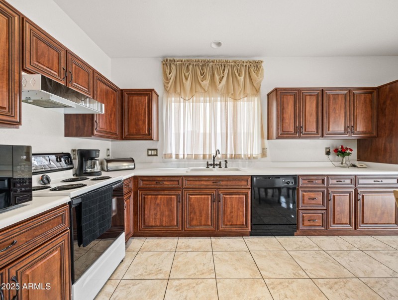 19-web-or-mls-7813 W Via Del Sol-20