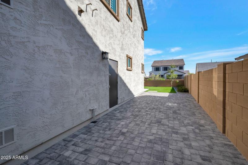 35-web-or-mls-Qp-9180