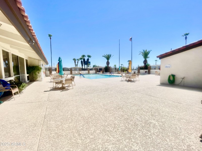 PACIFICMANORCLUBPOOLONE