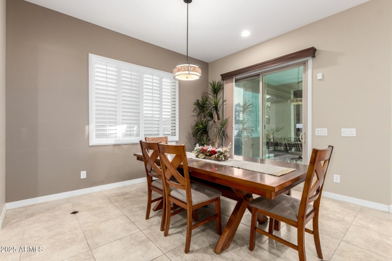 Breakfast/Informal Dining