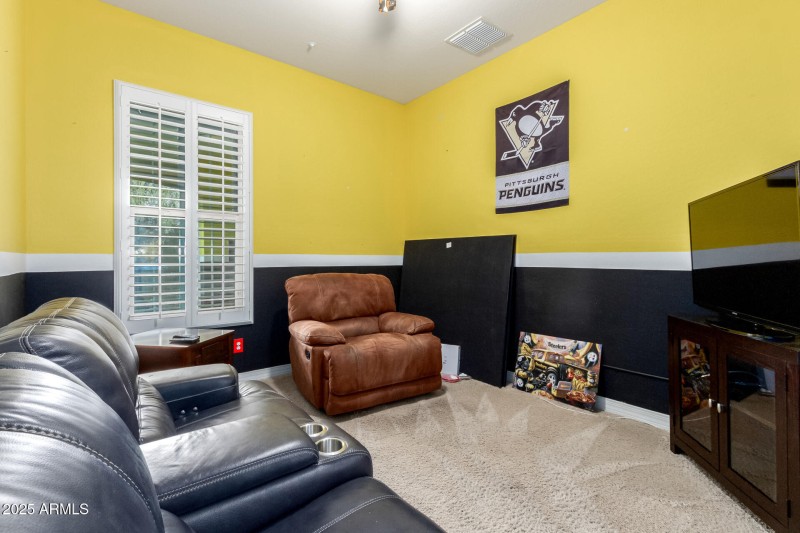 Man Cave/5th Bedroom Potential