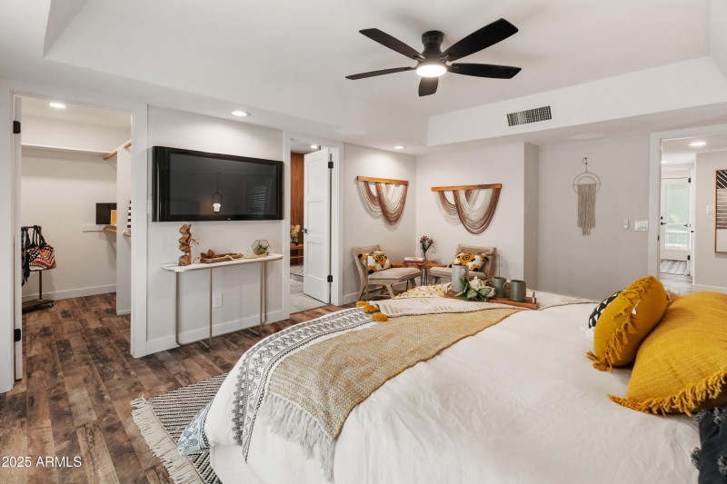 Primary-Bedroom-with-Walk-In-Closet