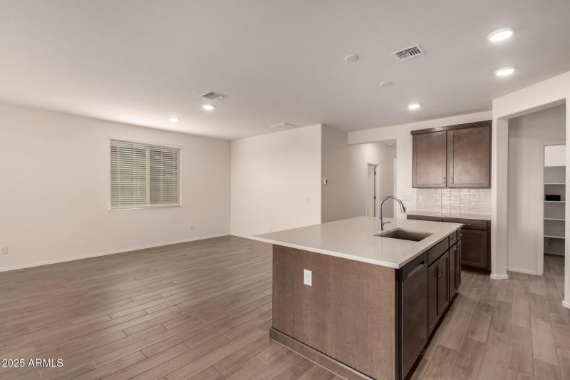 14 - Soft Wind 18253