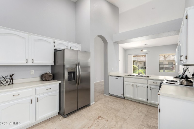 Spacious eat-in kitchen
