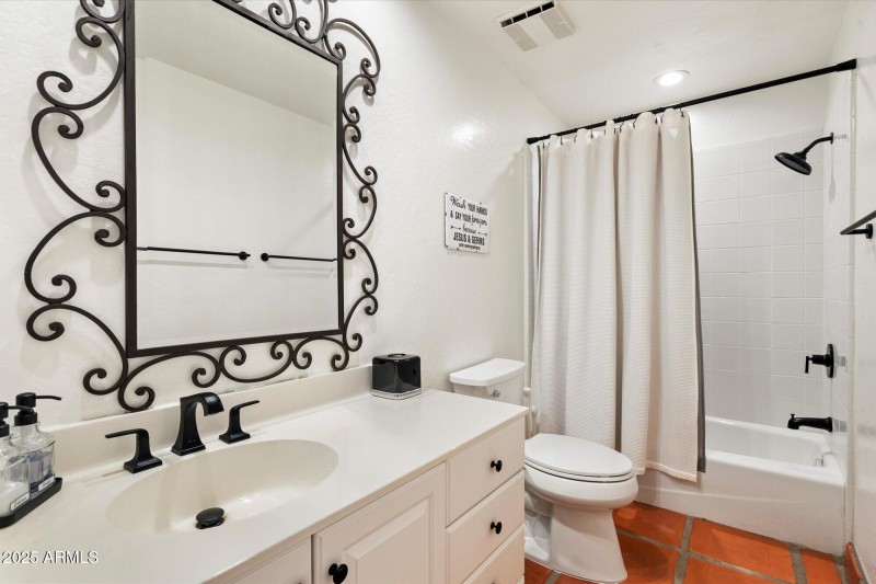Guest Bathroom 3