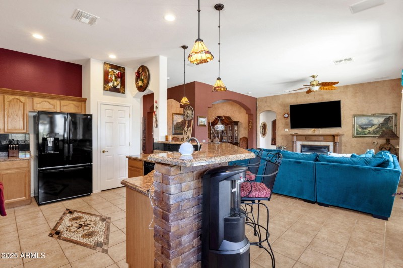 19-web-or-mls-8350-e-dalea-way