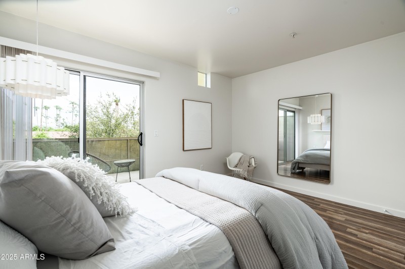 21-1111 W University Dr (21 of 37)