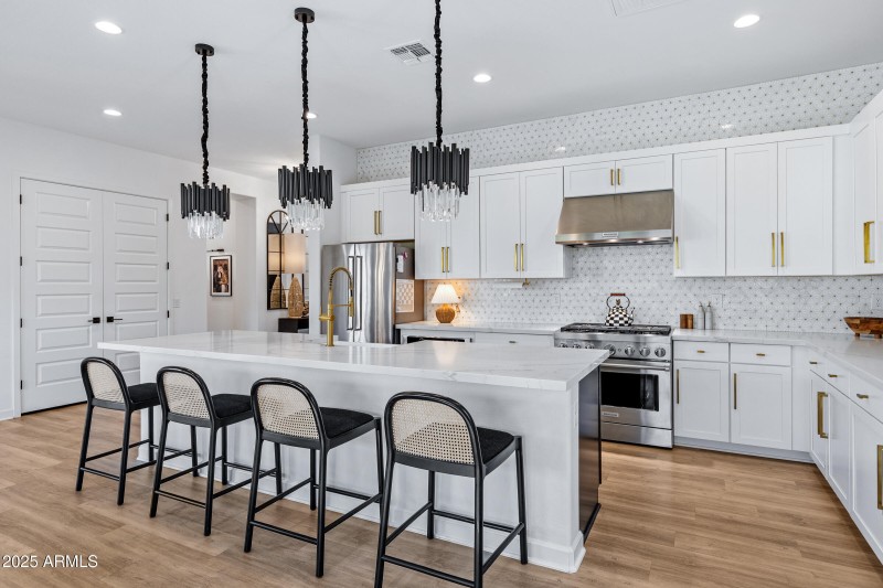 4030 W Serpentine Dr-10