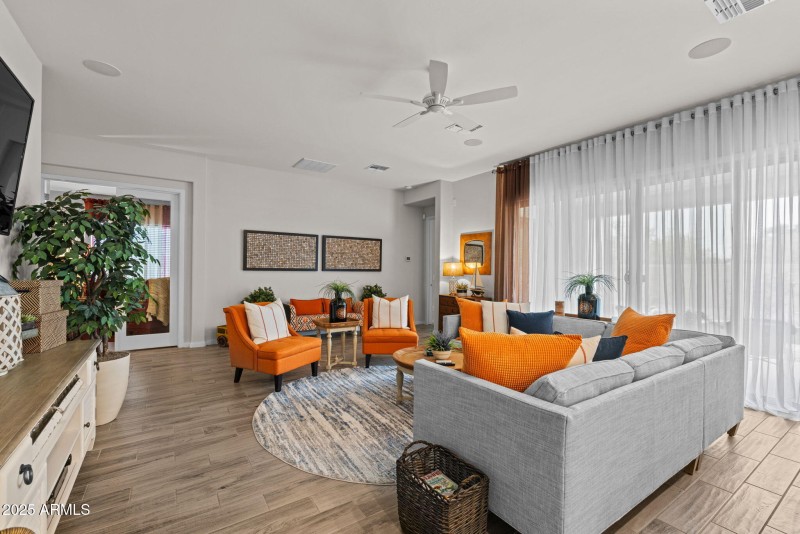 16-web-or-mls-2228 W Caldwell St, Phoeni