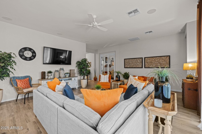 17-web-or-mls-2228 W Caldwell St, Phoeni