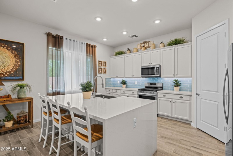 21-web-or-mls-2228 W Caldwell St, Phoeni