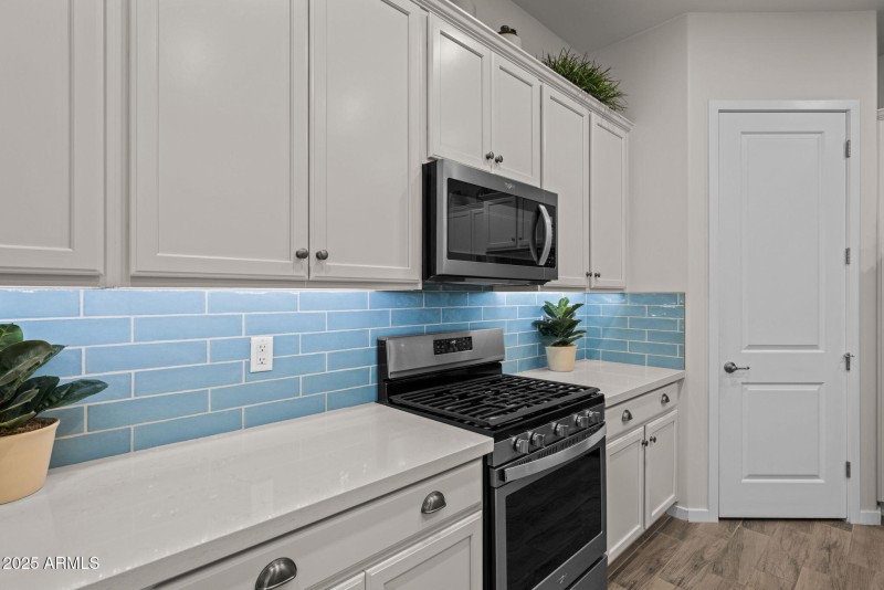 22-web-or-mls-2228 W Caldwell St, Phoeni