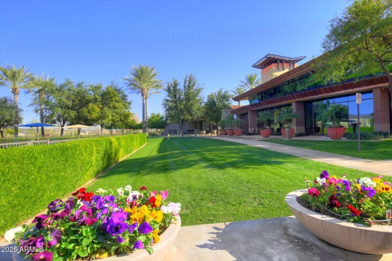 thumbnail_Community (13)