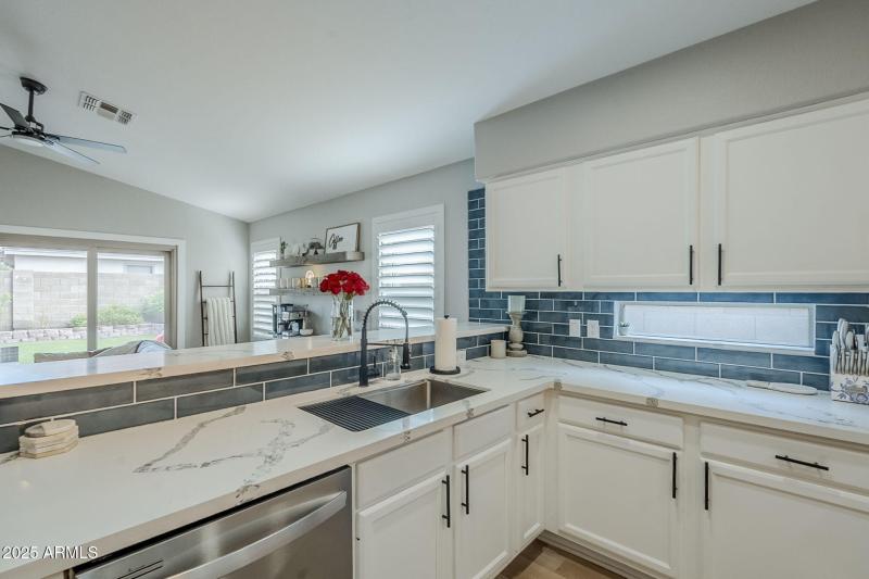 12-web-or-mls-Millbrae-12