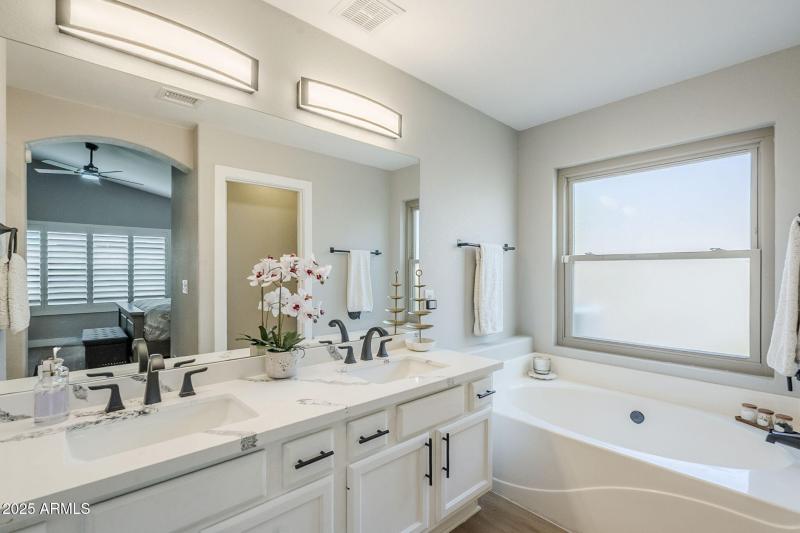 25-web-or-mls-Millbrae-25