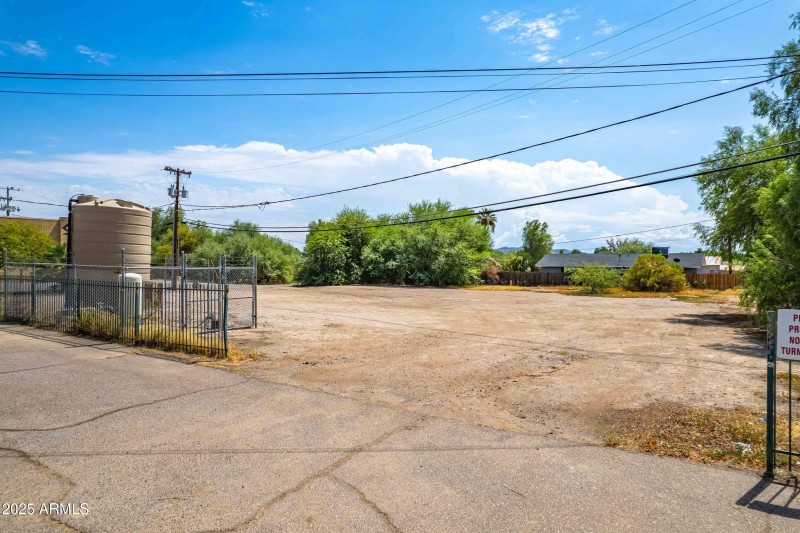 22_064_agent_drone-hdr