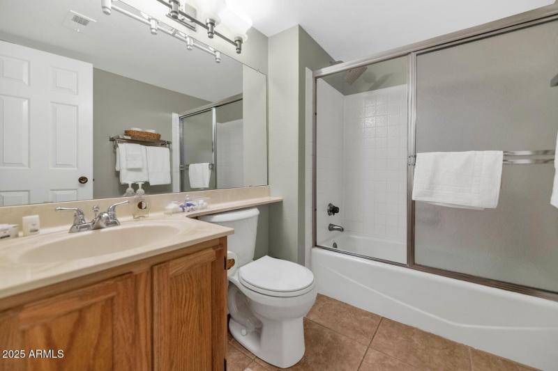 9445 N 94th Pl-large-025-022-TOD6982-150