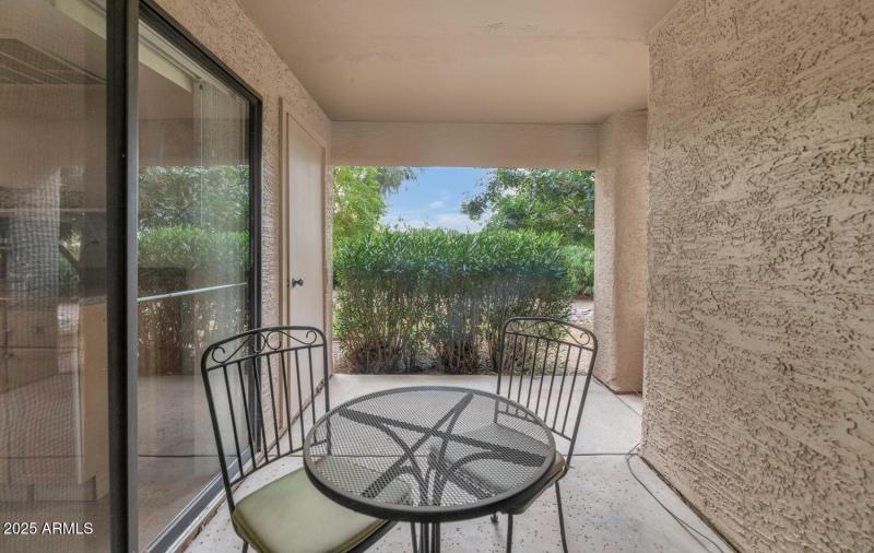 9445 N 94th Pl-large-026-013-TOD7018-150