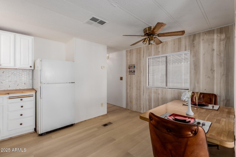 11) 60399-6883bb6d105e0