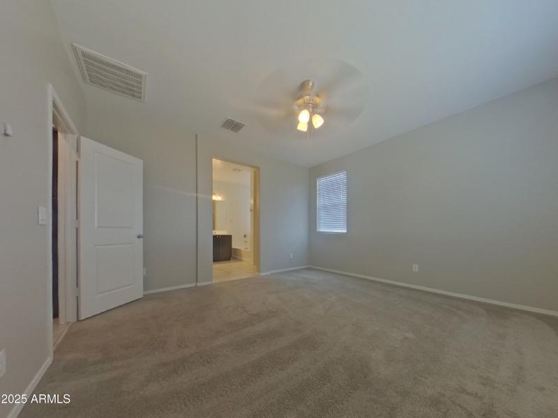 4_pc_ScDDhw4q6m_oiXboOWU1L_layout_0