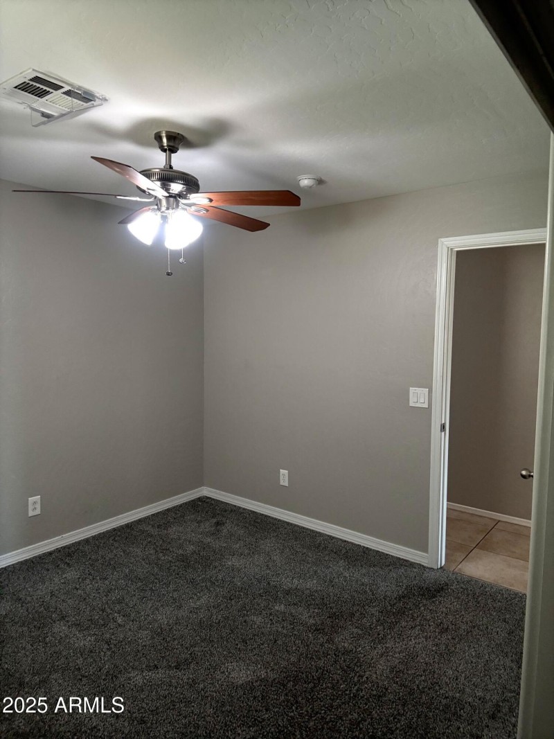 Guest Bedroom Middle of House 4