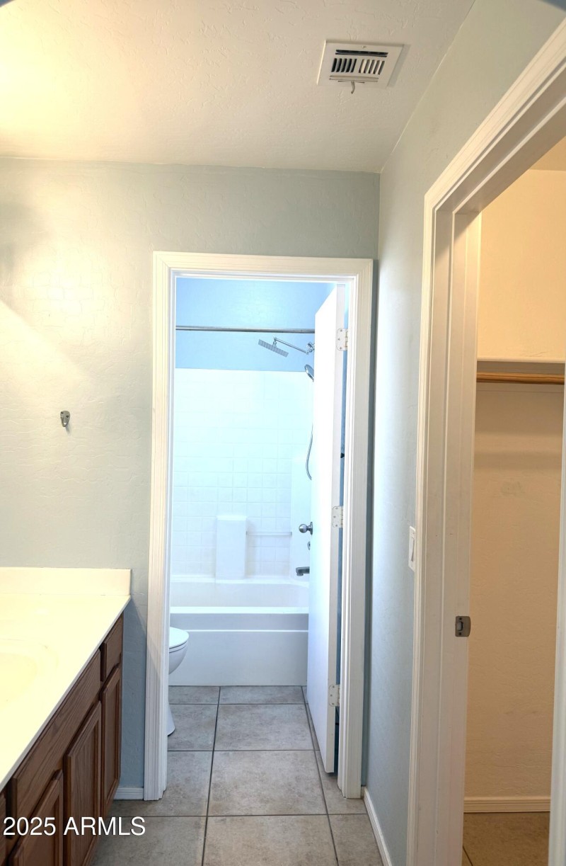 Master Bedroom Bathroom