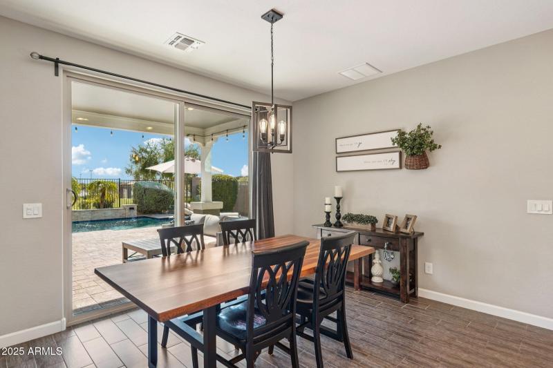 18-web-or-mls-S Girard St-S2908-018