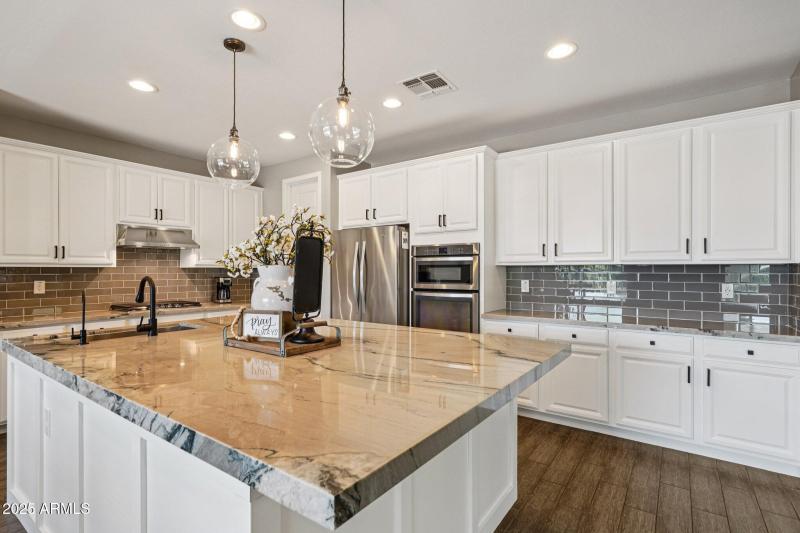 22-web-or-mls-S Girard St-S2908-022