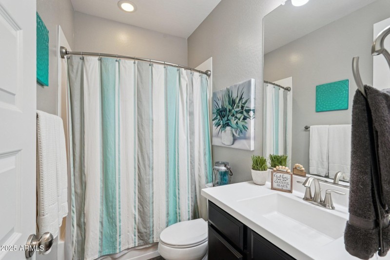 29-web-or-mls-S Girard St-S2908-029