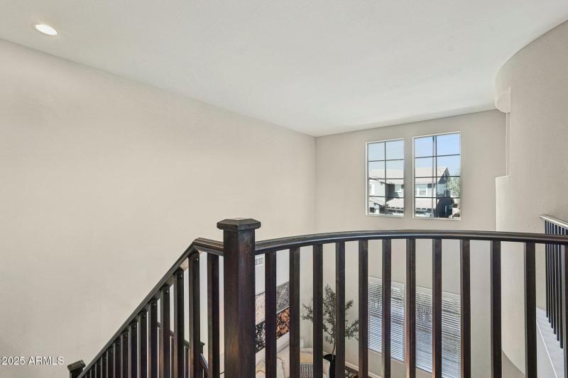 45-web-or-mls-S Girard St-S2908-045