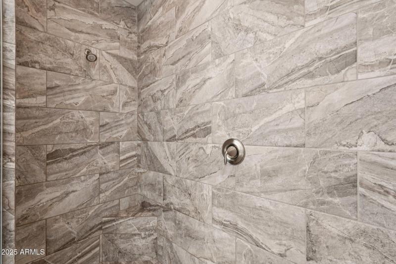 56-web-or-mls-S Girard St-S2908-056