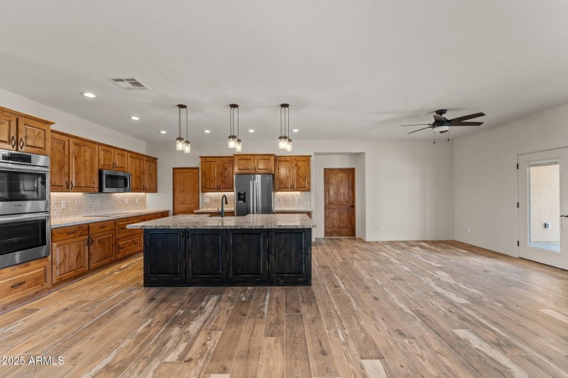 2-web-or-mls-2024-05-20 04.10.58-3