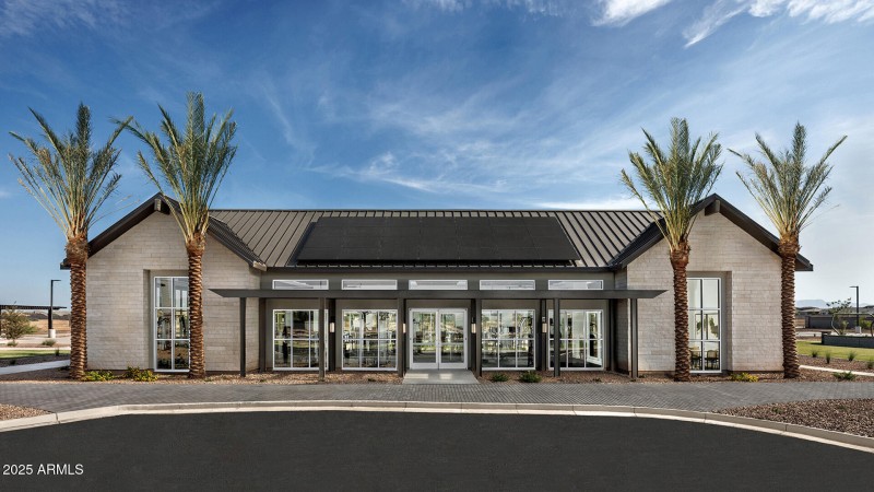 MATPHX_Amenity_ExteriorDay