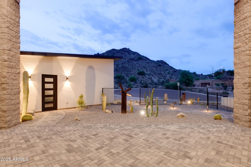 13036 North 23rd Pl, Phoenix, AZ 85022,