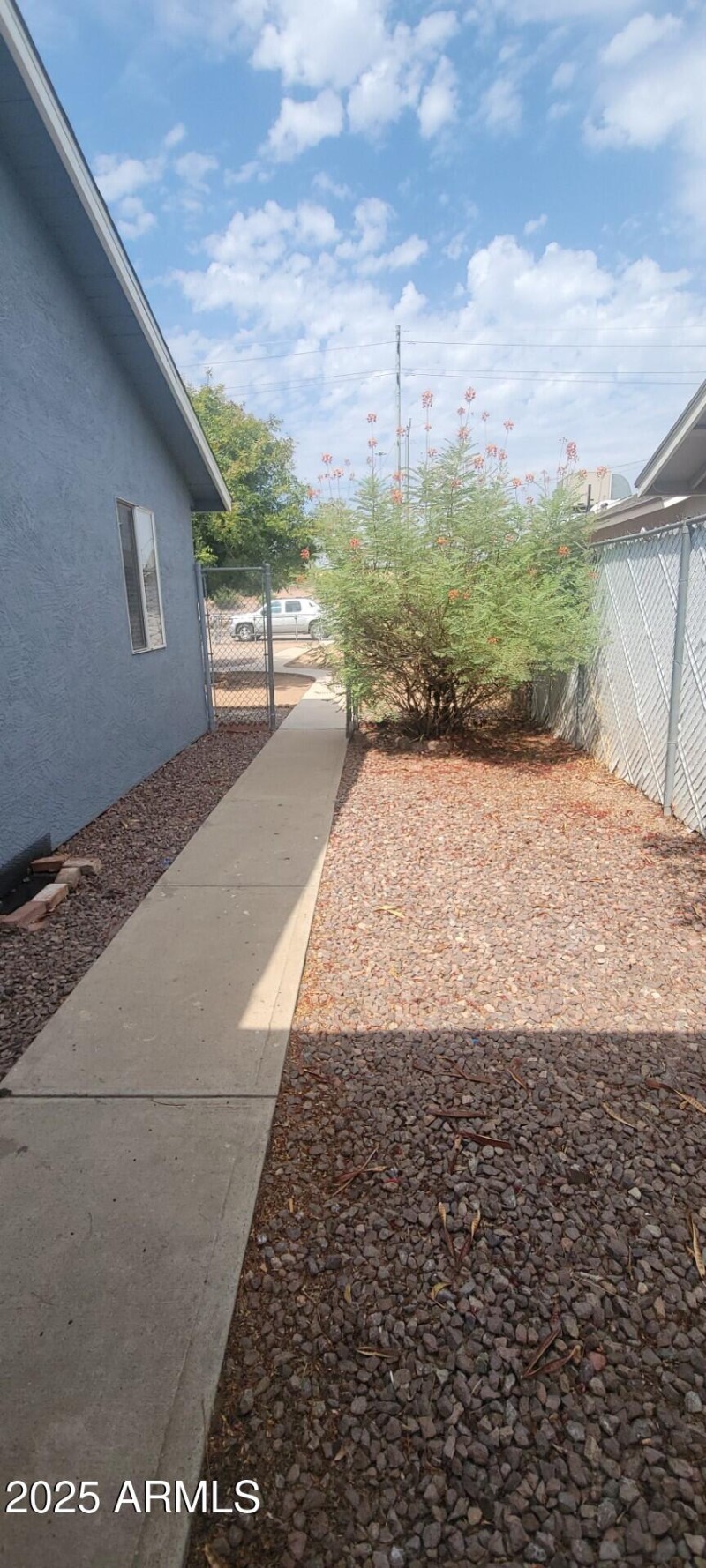 thumbnail_1000022686