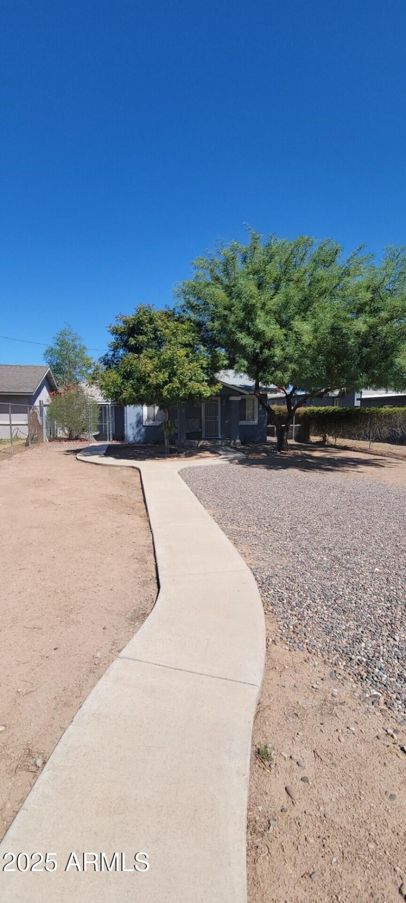 thumbnail_1000022825