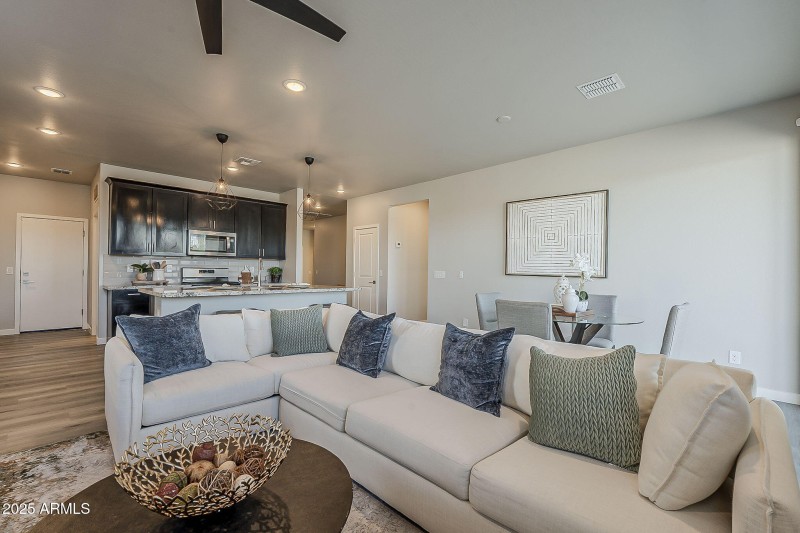 8-web-or-mls-Orangewood-8