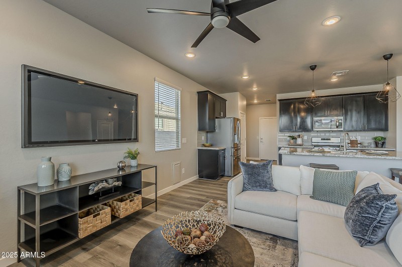 9-web-or-mls-Orangewood-9